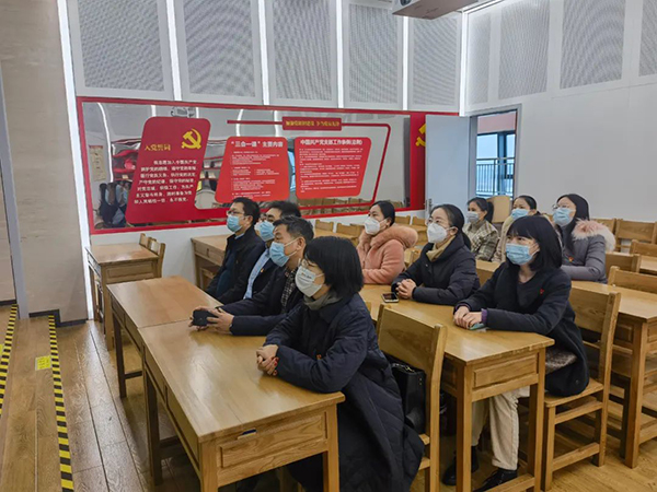 爱游戏(ayx)中国官方网站党支部参加“参观苏区振兴十周年成就展及红色图书馆”的专题活动