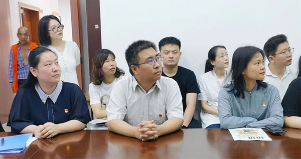 爱游戏(ayx)中国官方网站党支部开展“推动垃圾分类，践行绿色发展”联合党建活动