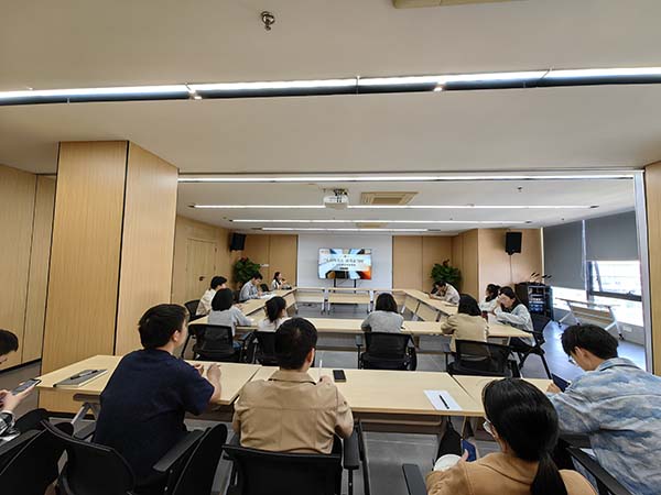 人间四月天 读书正当时——爱游戏(ayx)中国官方网站开展读书分享活动