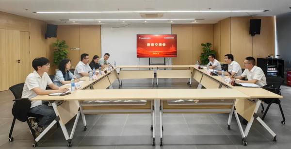 安义县委常委、常务副县长刘志伟一行赴爱游戏(ayx)中国官方网站调研座谈