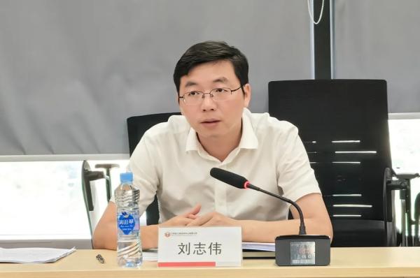 安义县委常委、常务副县长刘志伟一行赴爱游戏(ayx)中国官方网站调研座谈
