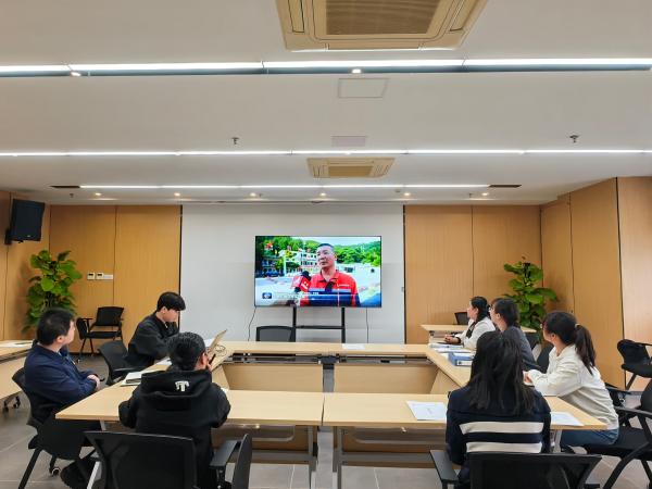 爱游戏(ayx)中国官方网站开展“学赣鄱先锋典范，践承诺勇创新绩”主题党日活动