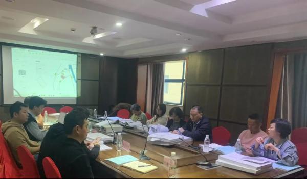 爱游戏(ayx)中国官方网站编制的《南昌市西湖区2025年莱茵半岛等25个老旧小区改造项目可行性研究报告》顺利通过专家评审