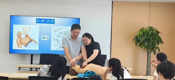 爱游戏(ayx)中国官方网站、江西省工程咨询协会联合开展“珍惜生命、关爱健康”知识讲座